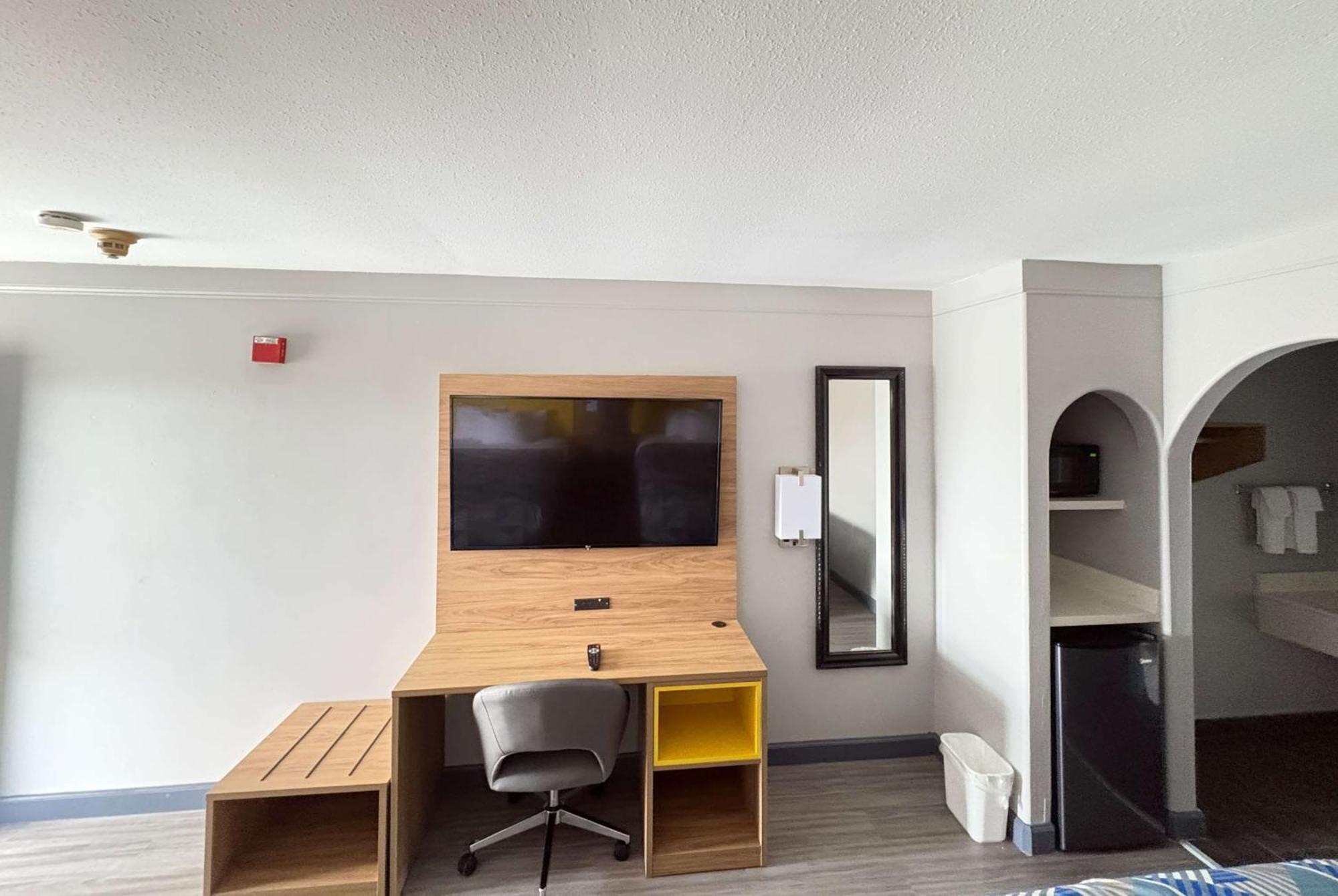 Days Inn By Wyndham Gonzales Exterior foto